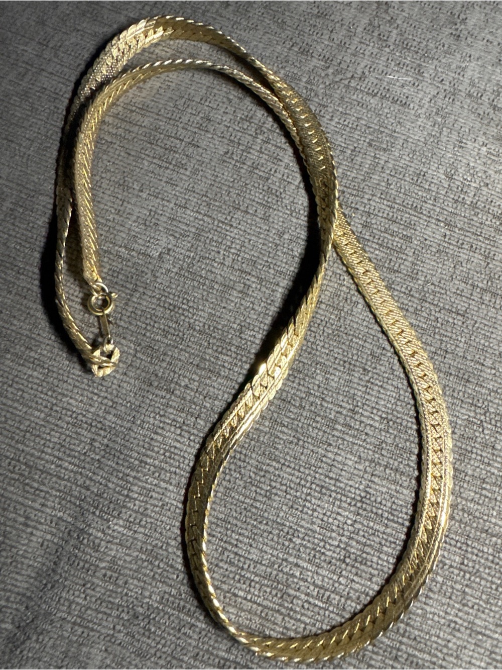 Vintage Gold Tone Thick Herringbone Chain Necklace 22”